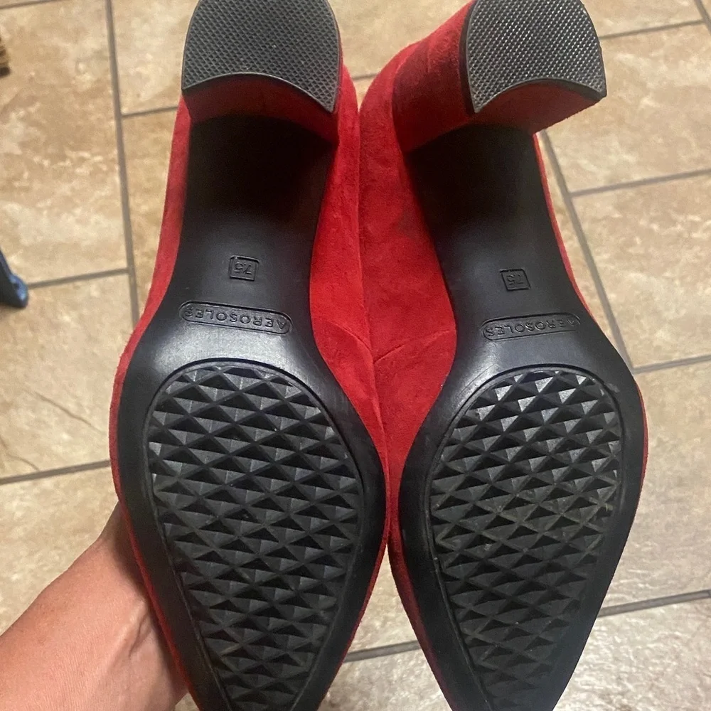 AEROSOLES elegant red
